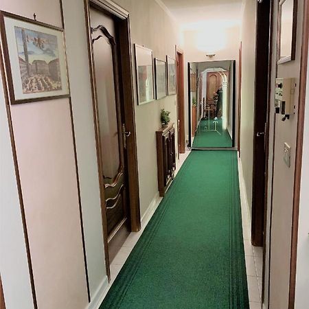 Hotel Elena Turijn Buitenkant foto