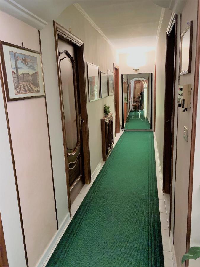 Hotel Elena Turijn Buitenkant foto