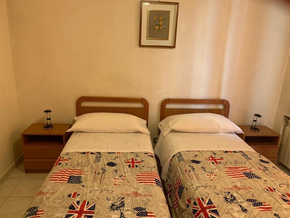 Hotel Elena Turijn Buitenkant foto